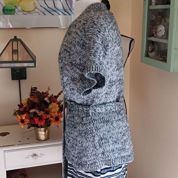 Old Navy Wrap Front Cardigan - Picture 4 of 8